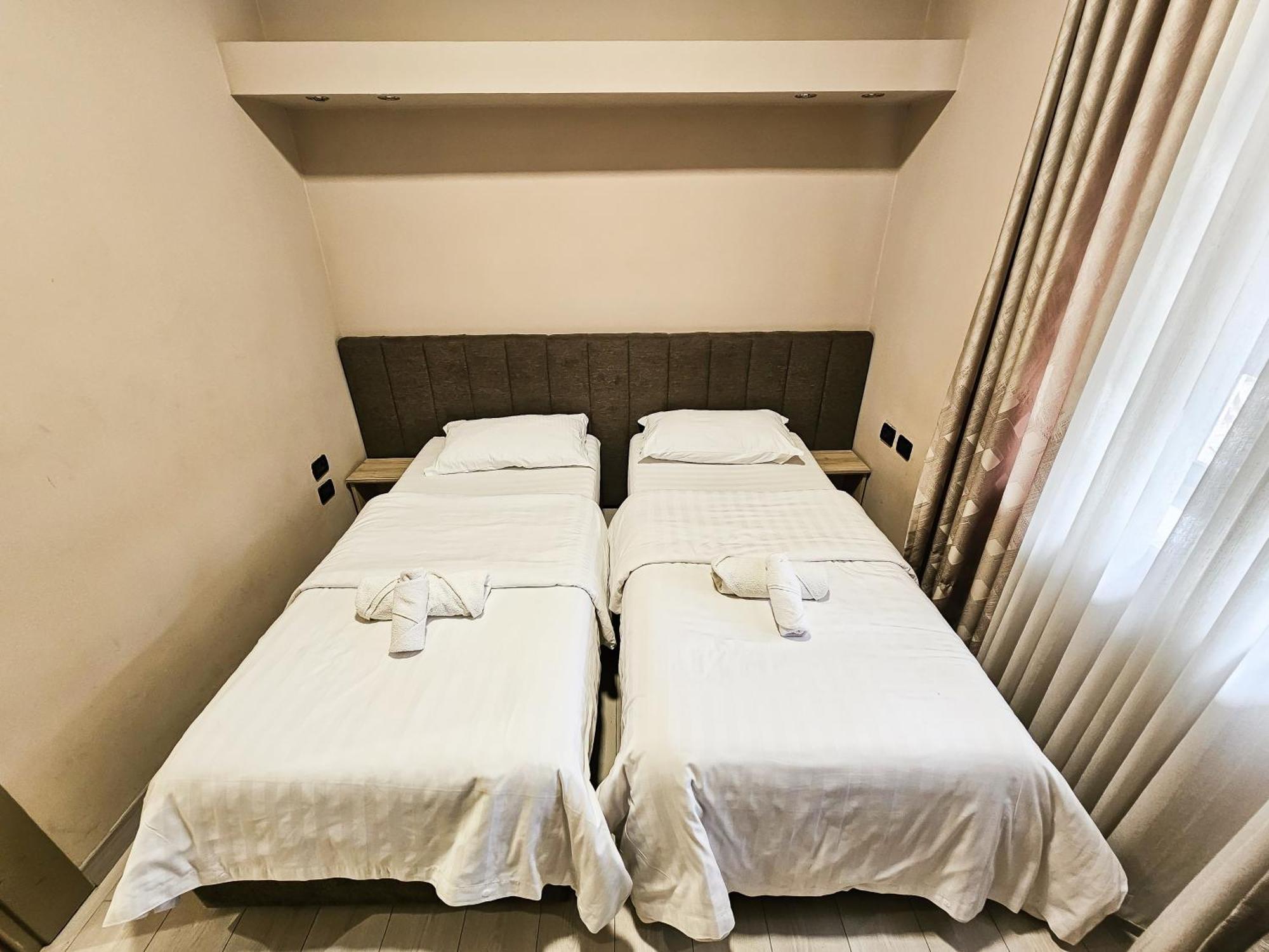 Sunflower Twin Room 地拉那 外观 照片