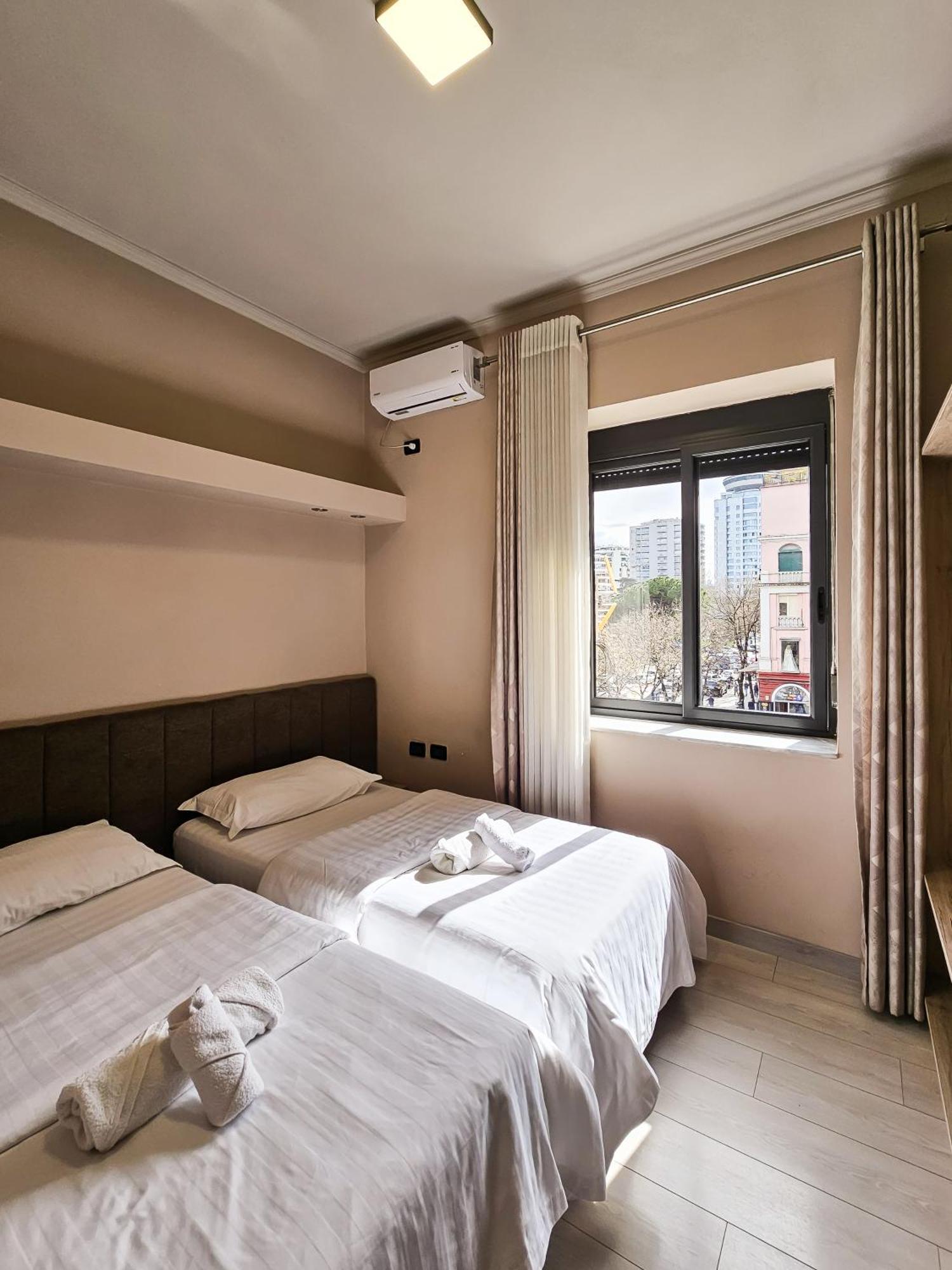 Sunflower Twin Room 地拉那 外观 照片