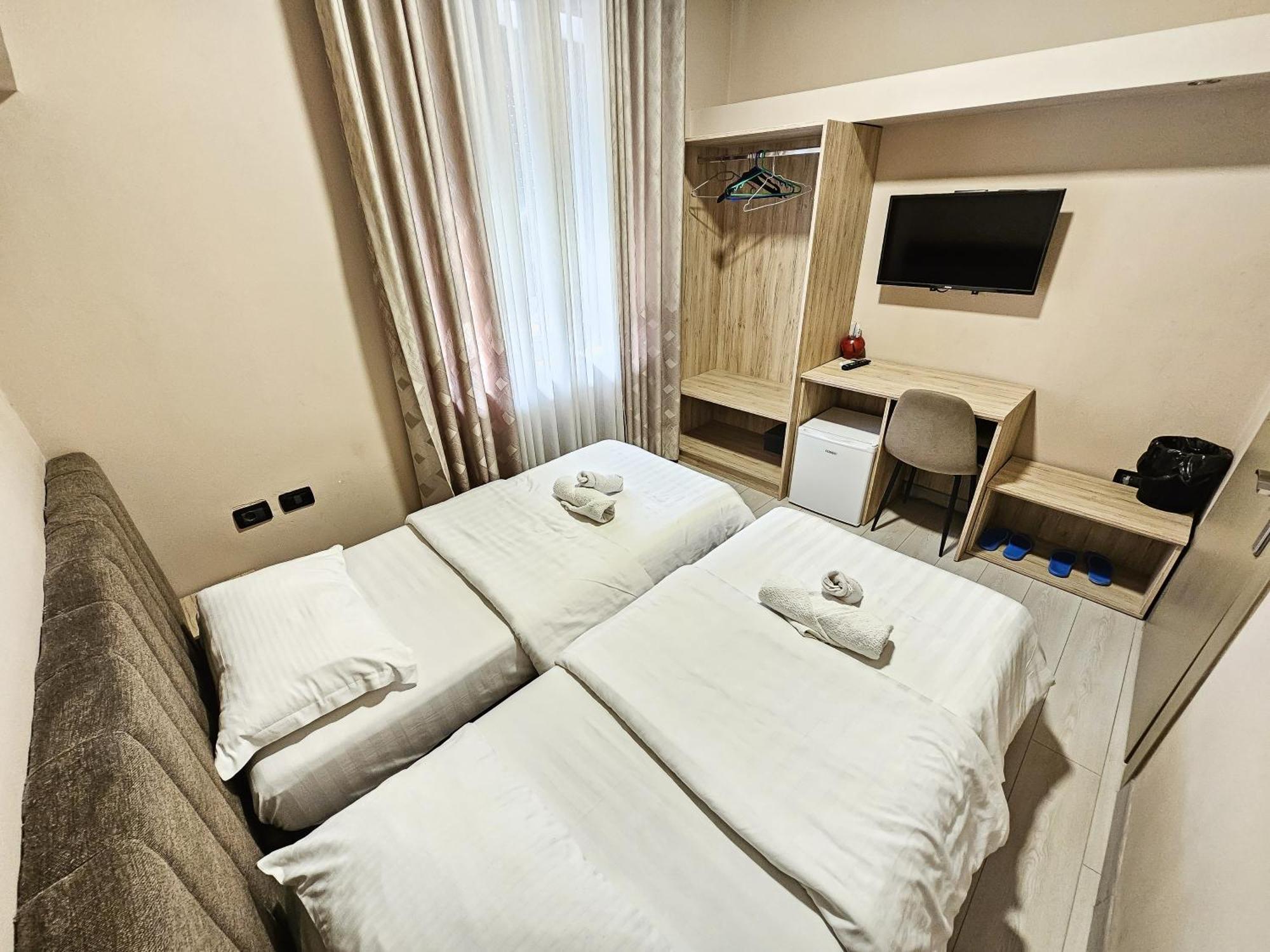 Sunflower Twin Room 地拉那 外观 照片